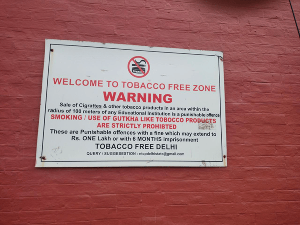 Signboards Prohibiting Tobacco Sale Within 100 Yards of Educational